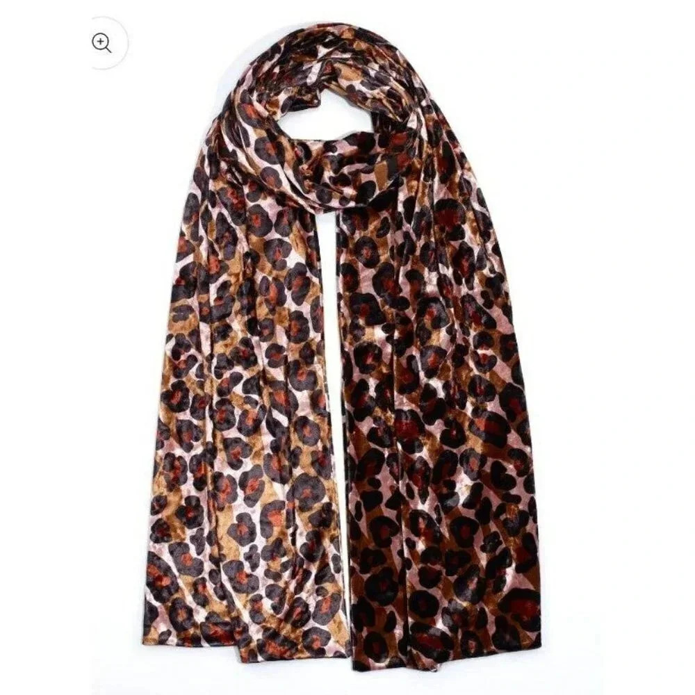 NWT ECHO Leopard Velvet Tubular Wrap (MSRP $69)